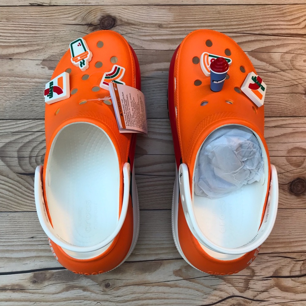 7-Eleven X Crocs Mega Crush Clog - Picture 4 of 16